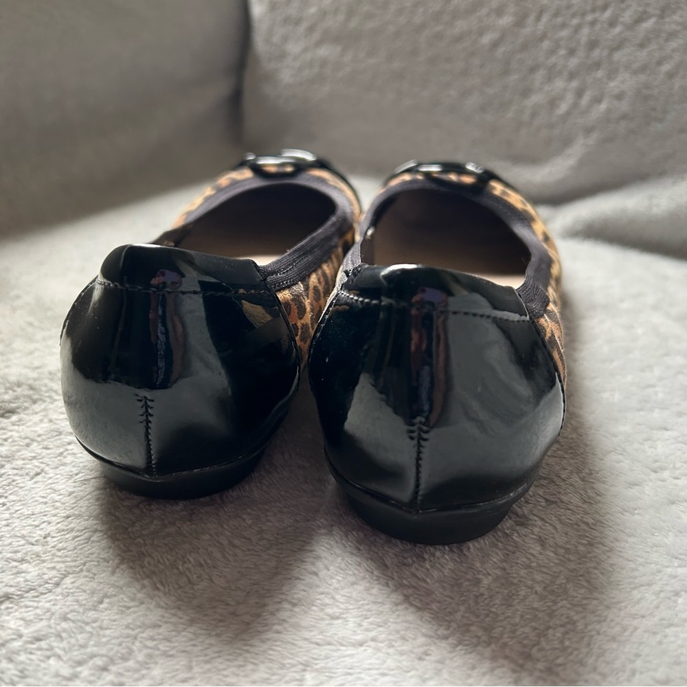 Clarks Flat Cheetah Ballet Flats Size 8 - Picture 4 of 6